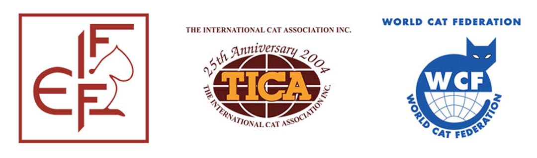 Loga federacji stowarzyszonych w World Cat Congress, od lewej FIFe, TICA i CFA